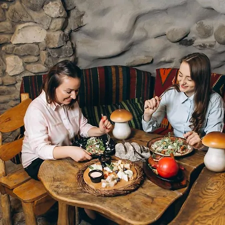 грибова хата Kro Bukovel