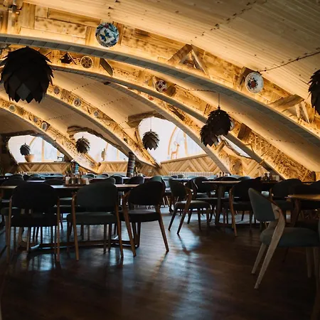 грибова хата * 布克维